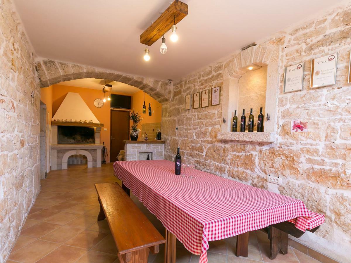 Ferienwohnung Ninas - Free Wine&Spirit Tasting Višnjan Exterior foto